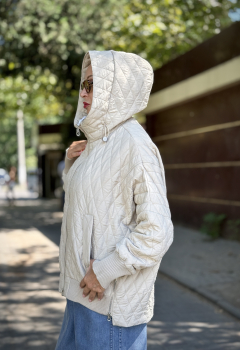 Осіння куртка розмір якої обмежує тільки об’єм стегон